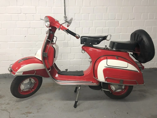 Vespa P200E Pink Seitenansicht