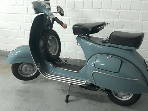 Vespa P200E Pink Detail