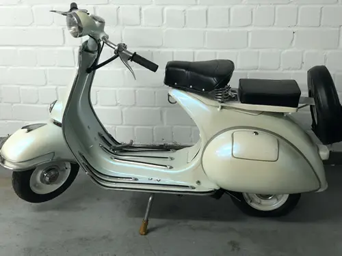 Vespa P200E Pink Detail