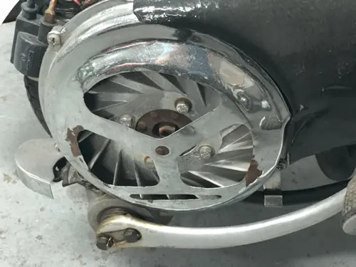 Vespa P200E Pink Rückansicht