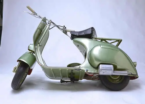 Vespa P200E Pink Detail