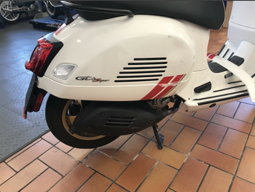 Vespa P200E Pink Detail